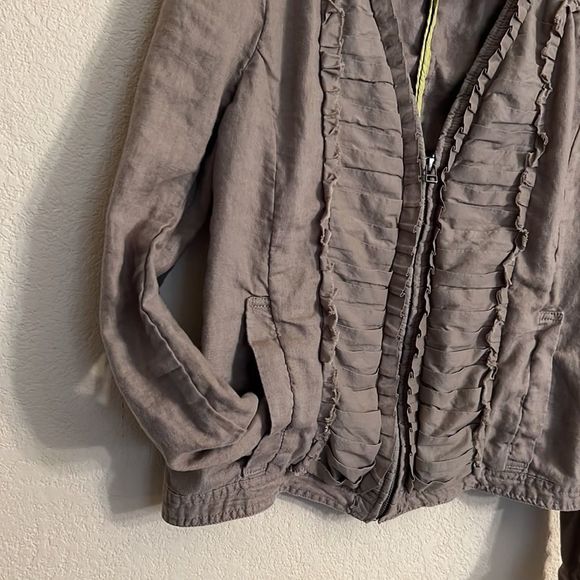 Linen Ruffle Jacket - Picture 4 of 11